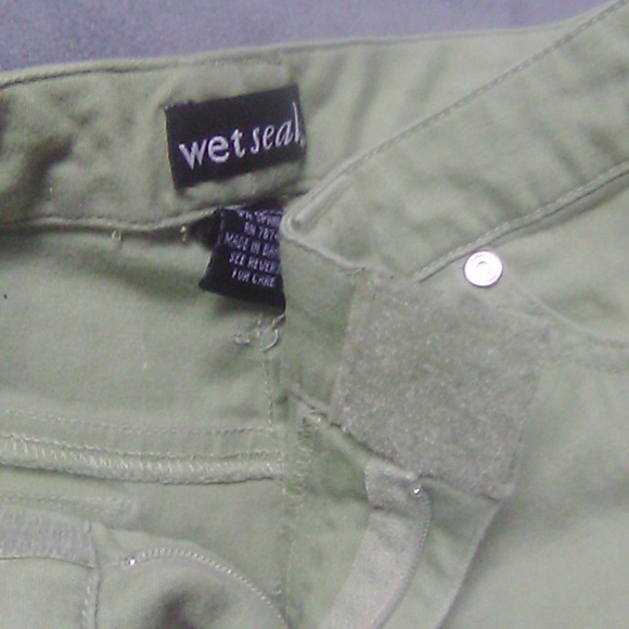 Shorts - Picture 2 of 4